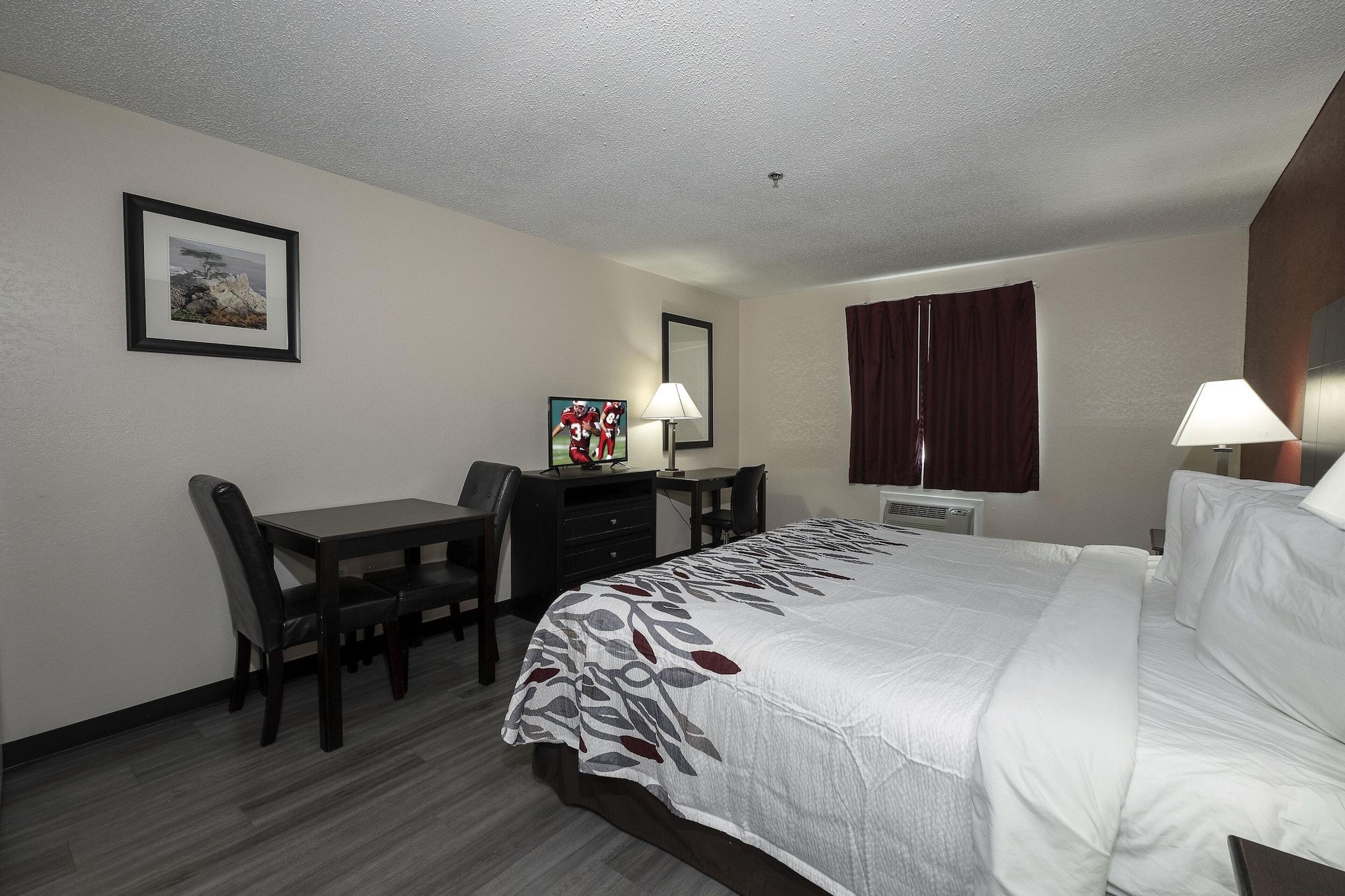 Red Roof Inn & Suites Pensacola-Nas Corry Exterior photo